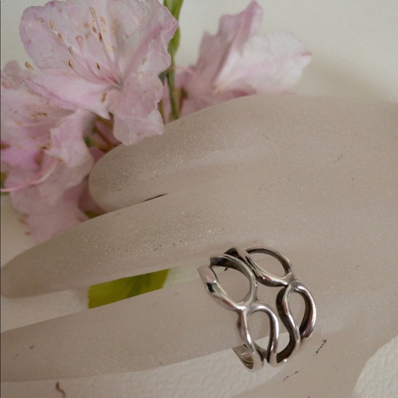 Silver ring - Picture 3 of 3